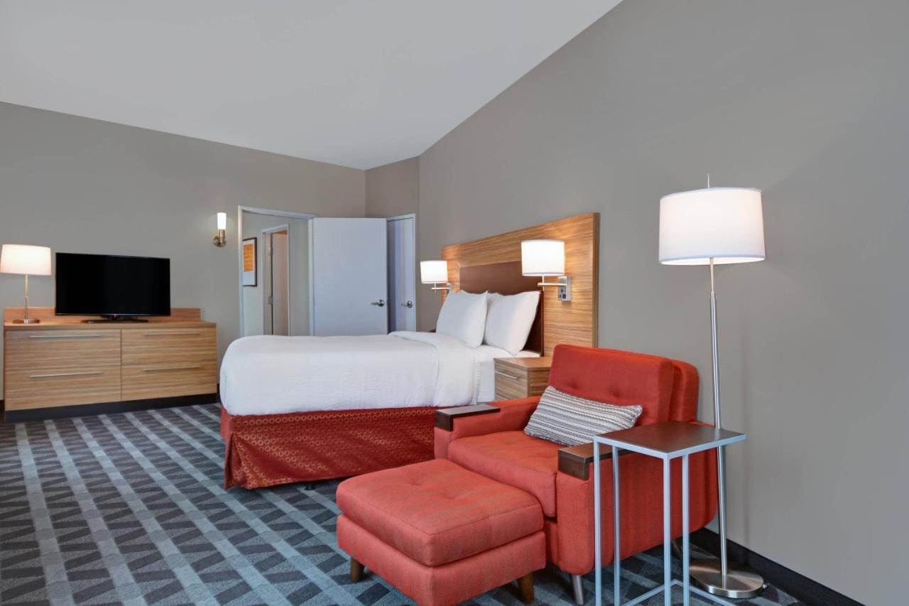 Towneplace Suites By Marriott Indianapolis Downtown Exterior photo